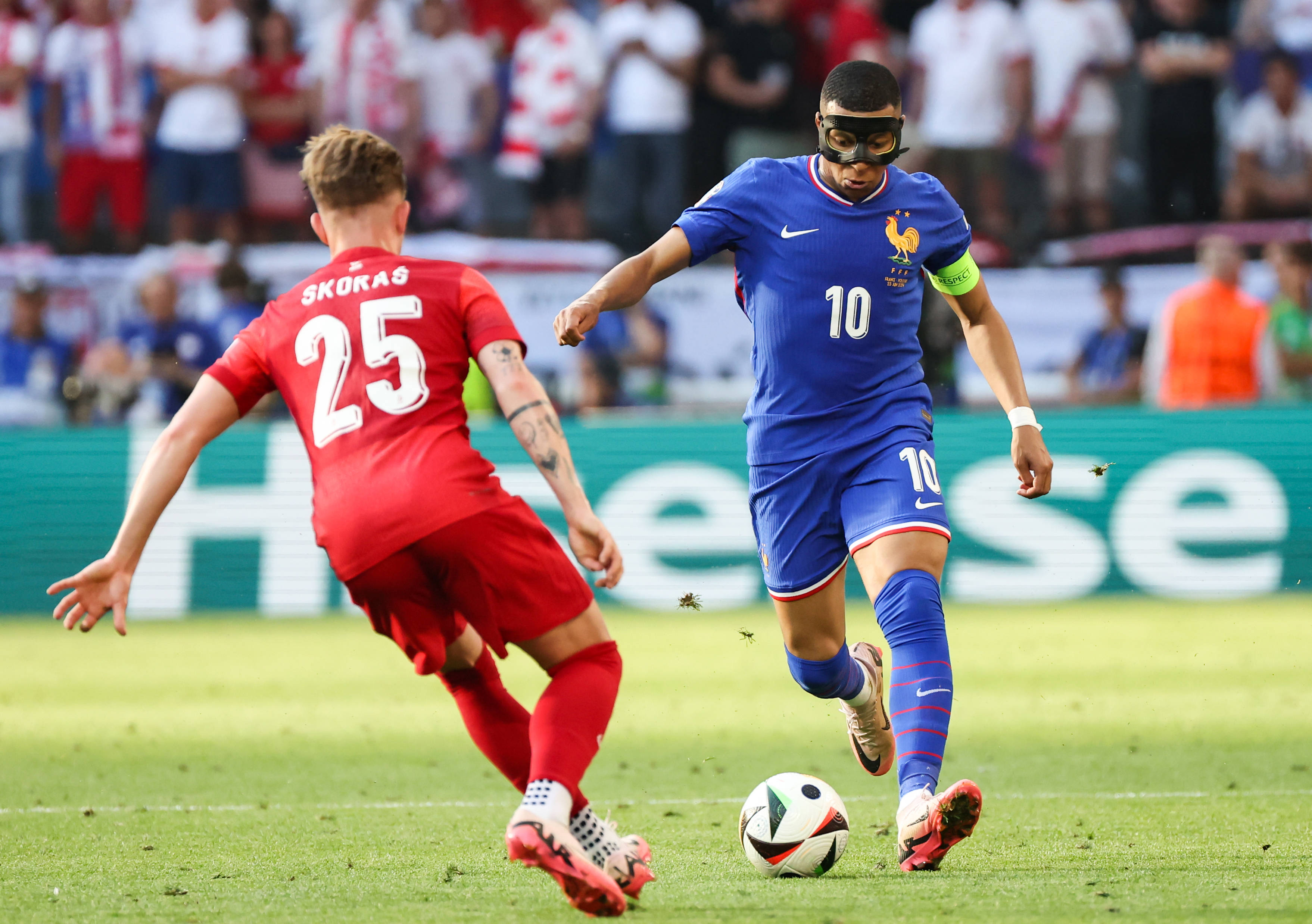 PG平台-包含精彩纷呈的欧洲杯：各队实力均衡激战不断的词条