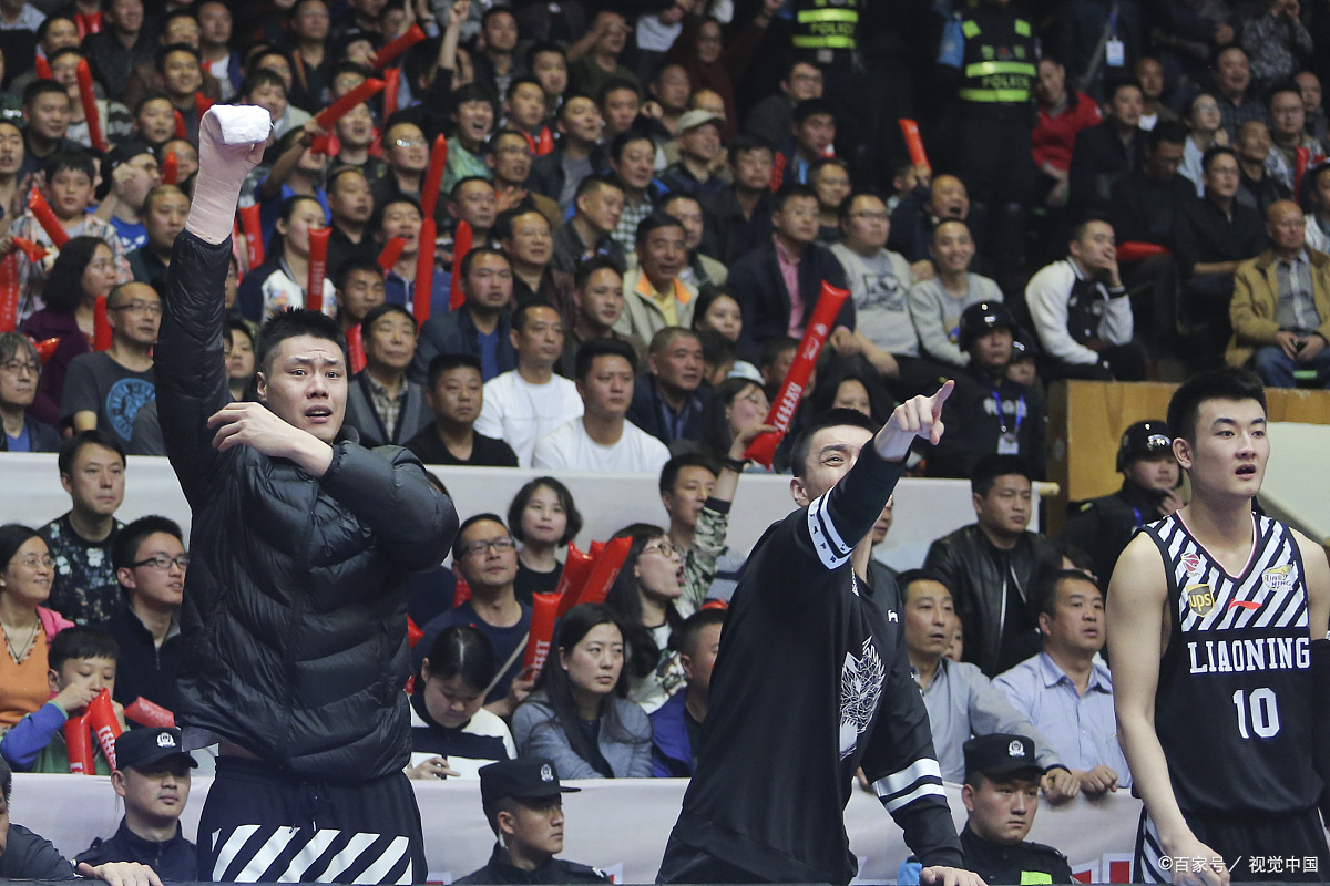 CBA比赛引发球迷激情争议