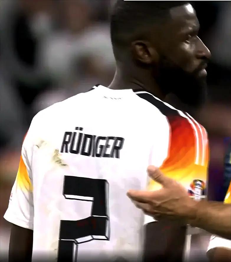 德国球队在国际比赛中取得大胜