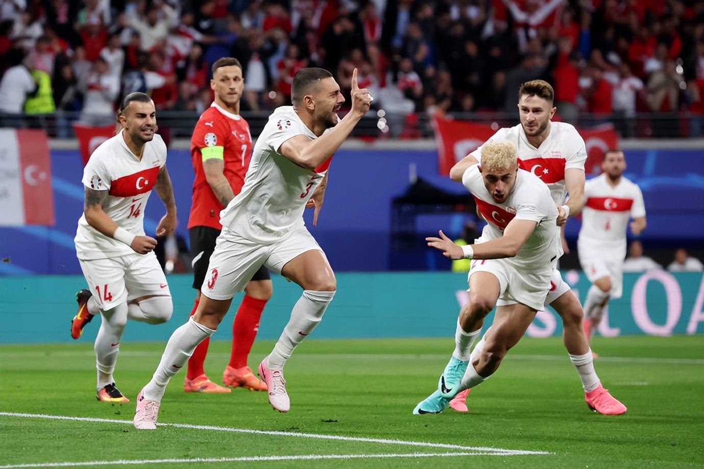 乌克兰队力克奥地利晋级八强的简单介绍