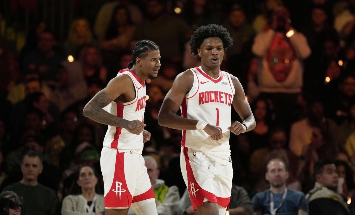 包含爵士队主力球员持续发挥出色，引领球队前行的词条