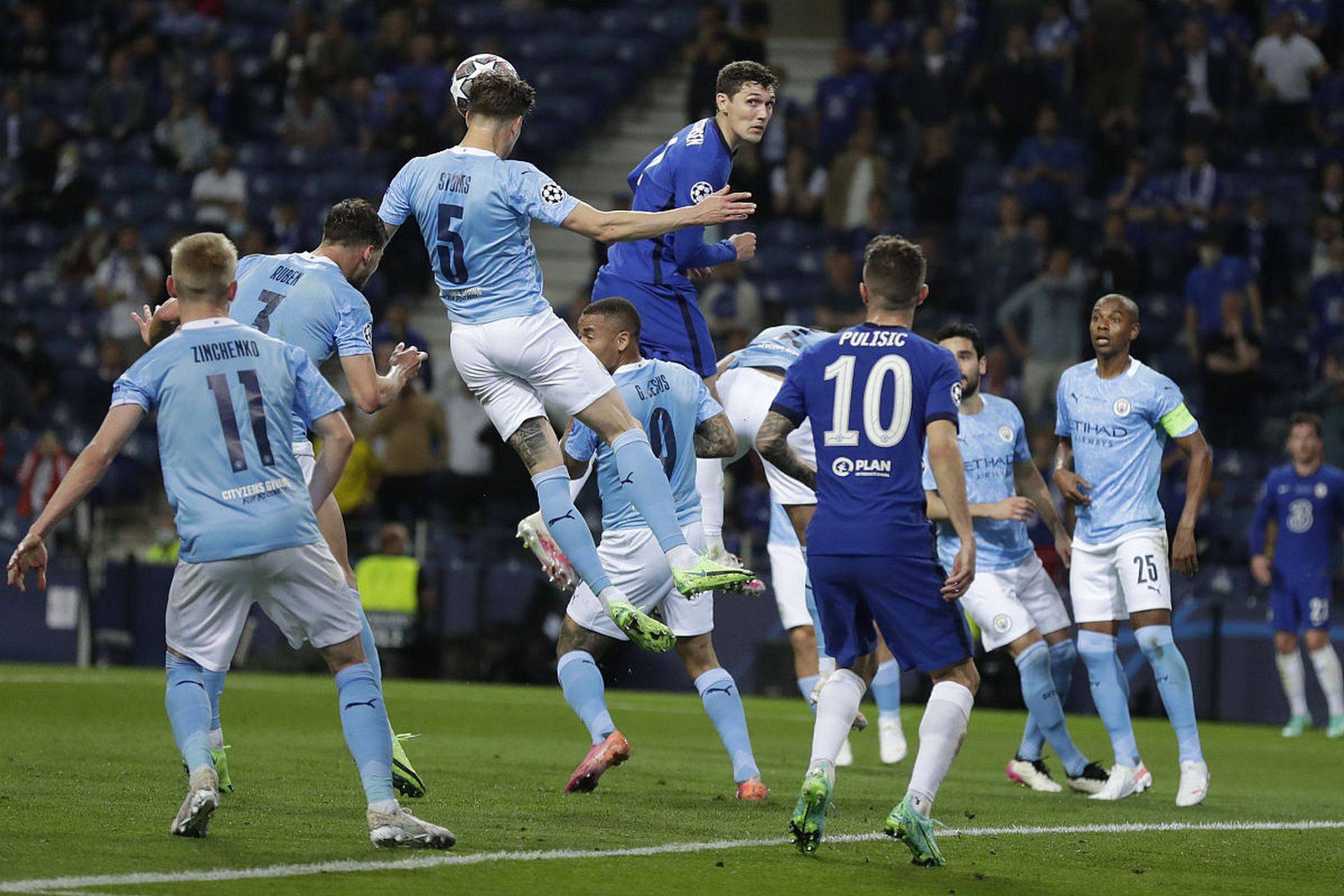 阿斯顿维拉血战曼联，难解难分的胜负之战