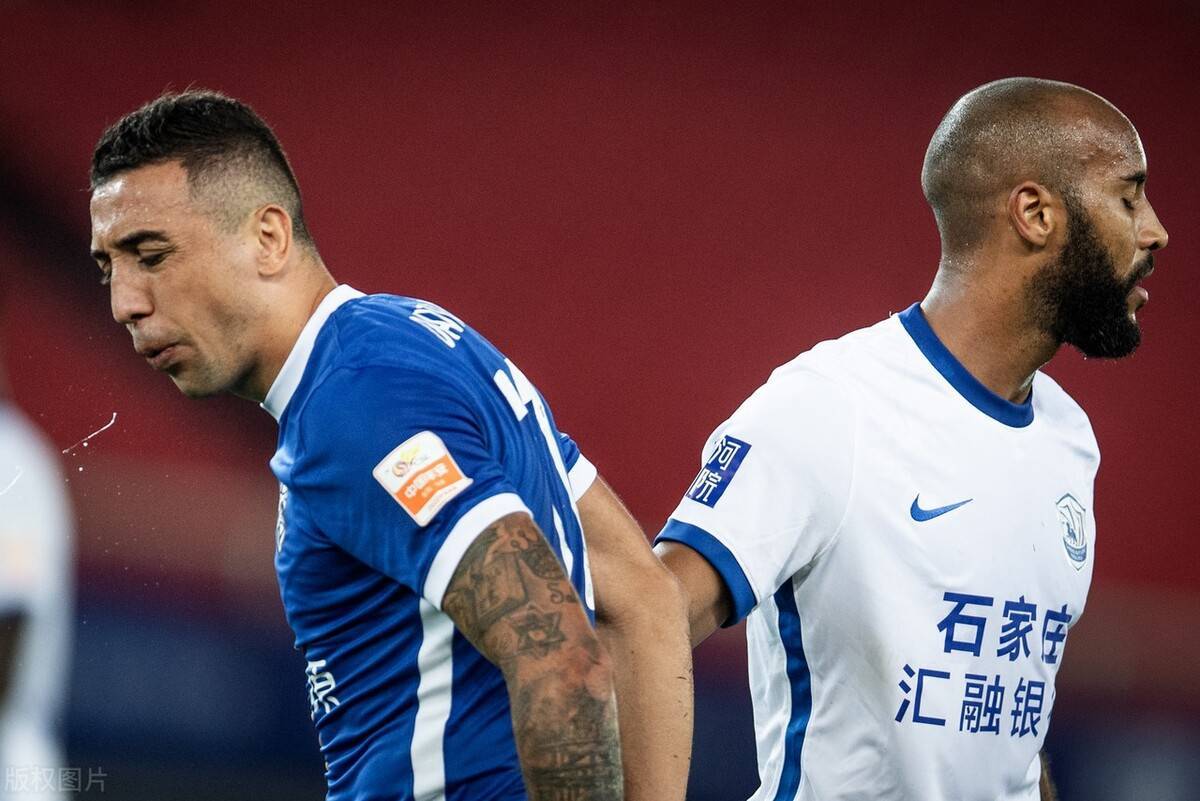 关于钱伯兰点球大胜对手，球队整体实力明显胜出的信息