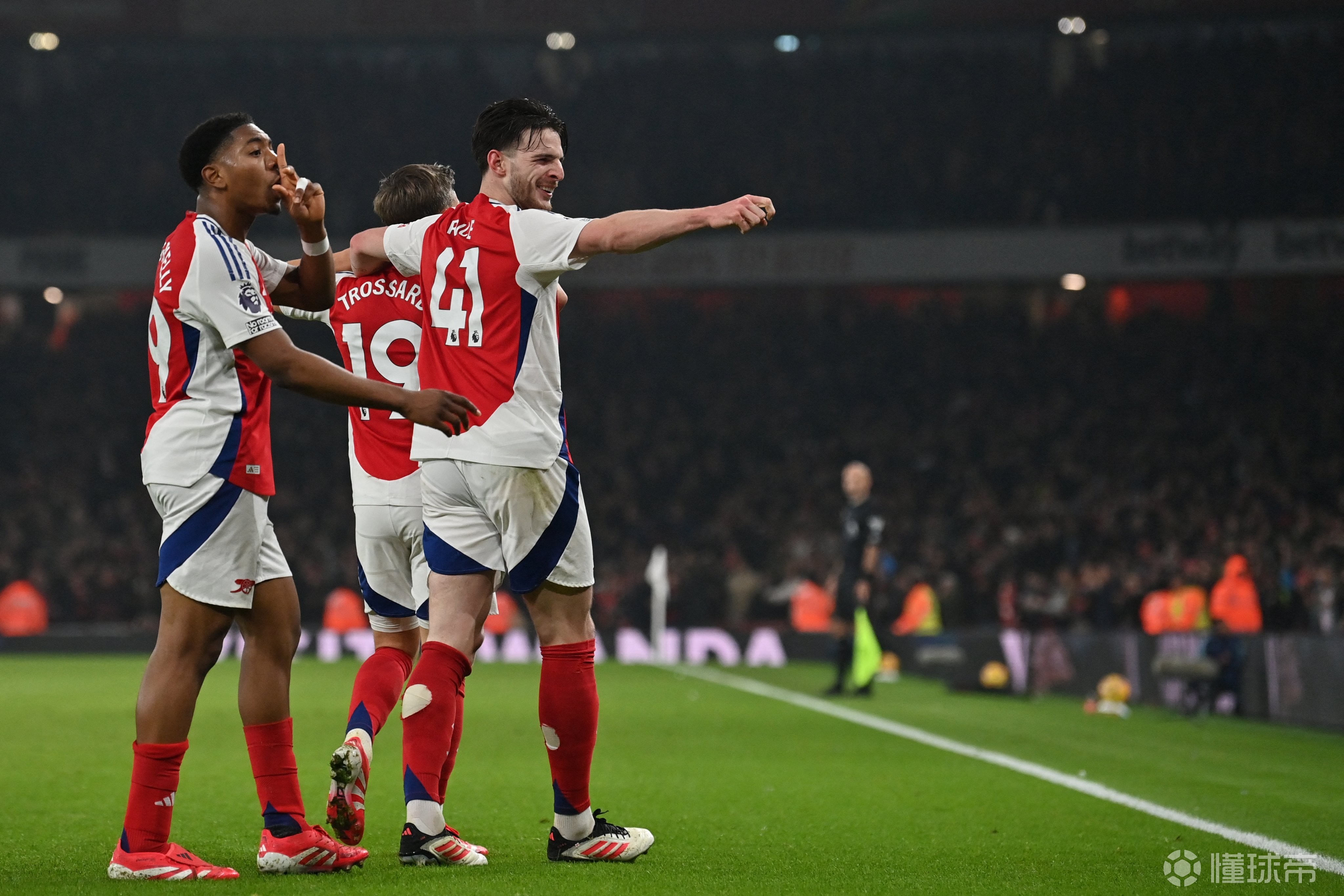 包含阿森纳中场核心助攻破门,率队取胜的词条 包含阿森纳中场核心助攻破门,率队取胜的词条