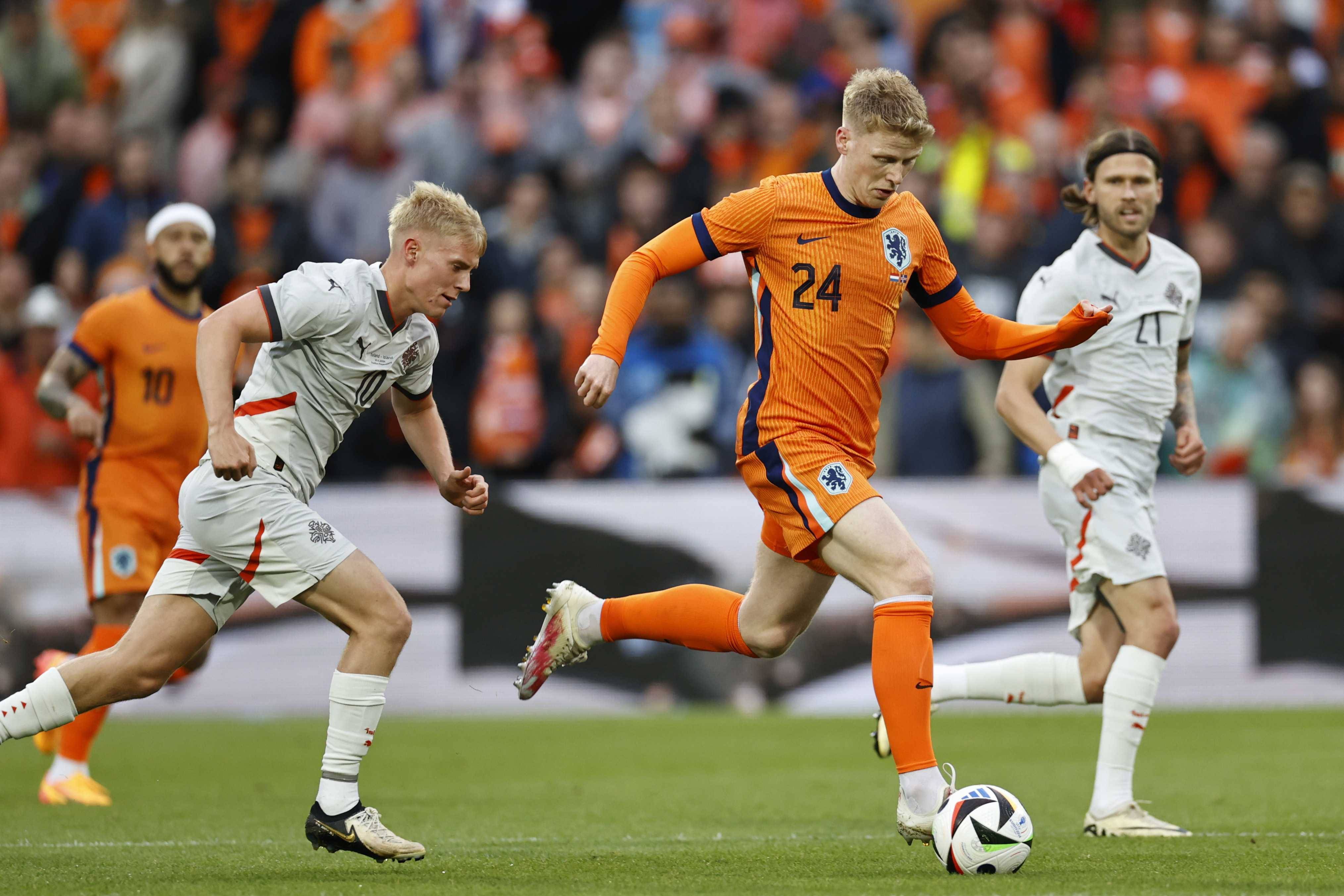 包含荷兰队在欧锦赛预选赛中-击败德国队的词条 包含荷兰队在欧锦赛预选赛中-击败德国队的词条