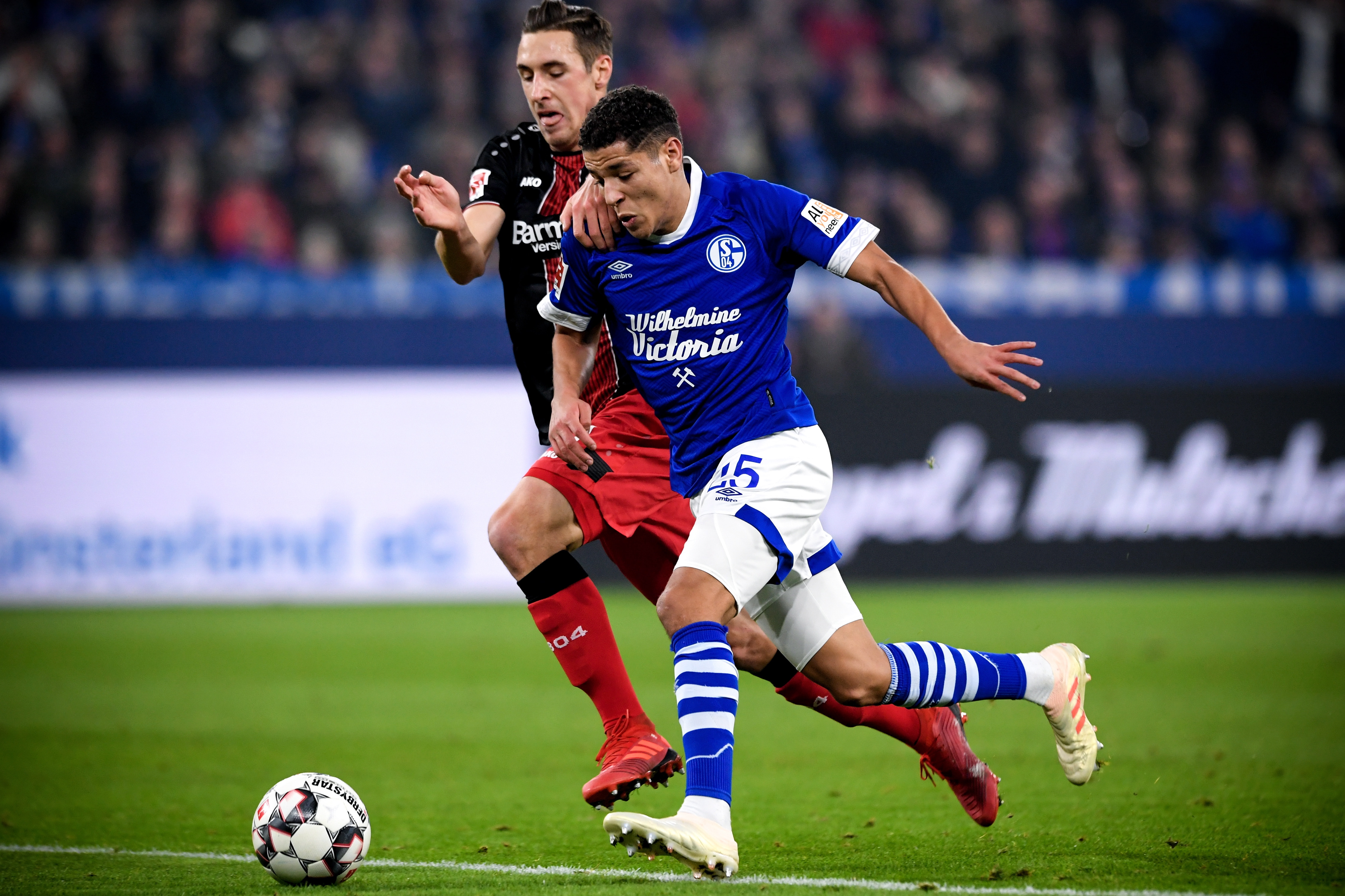 PG电子试玩-沙尔克球员全神贯注，迎来联赛关键