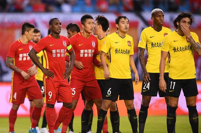 上港豪取三连胜,全队斗志昂扬迎战强敌 上港豪取三连胜,全队斗志昂扬迎战强敌