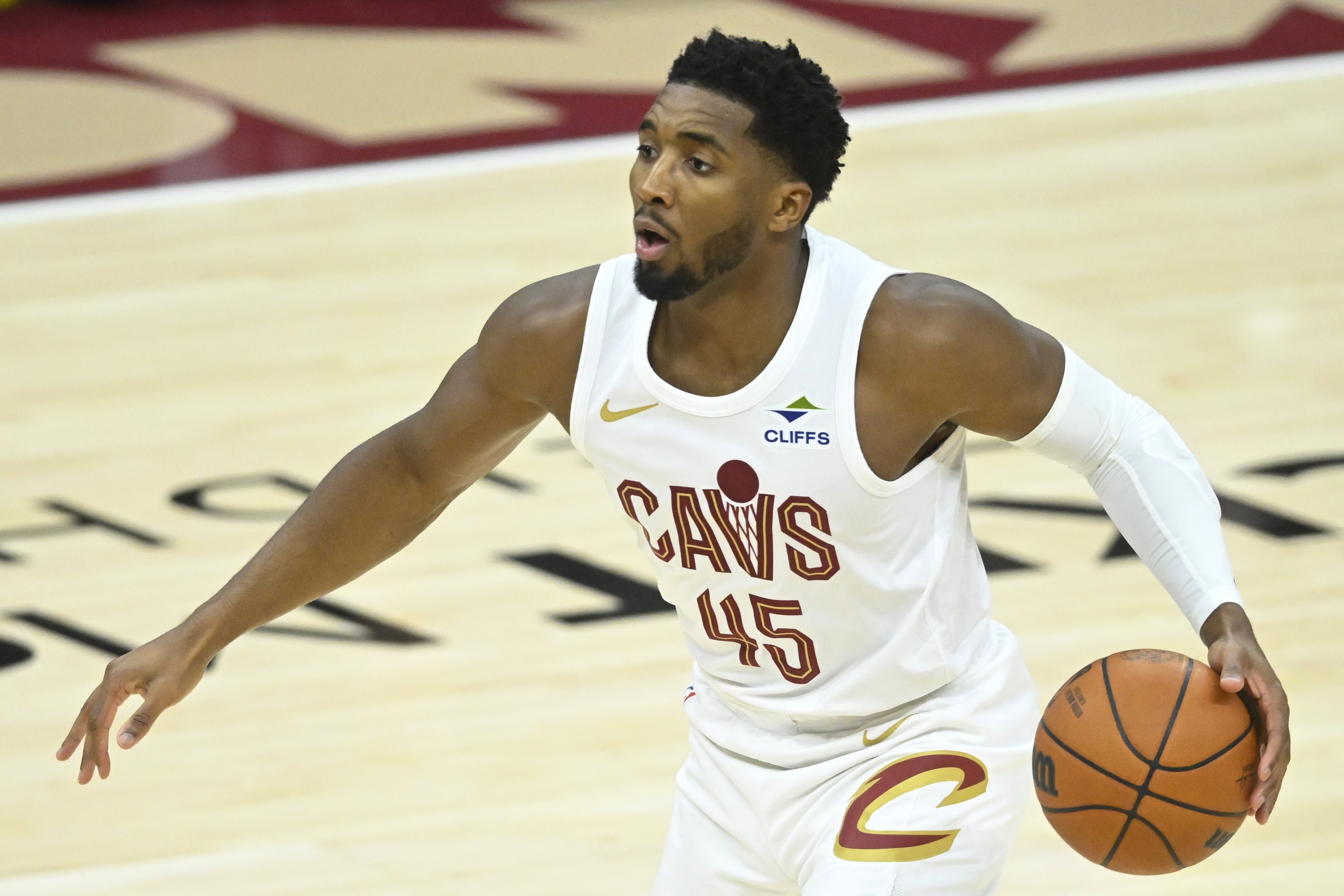 米切尔单场高效狂砍,刷新职业纪录 米切尔单场高效狂砍,刷新职业纪录