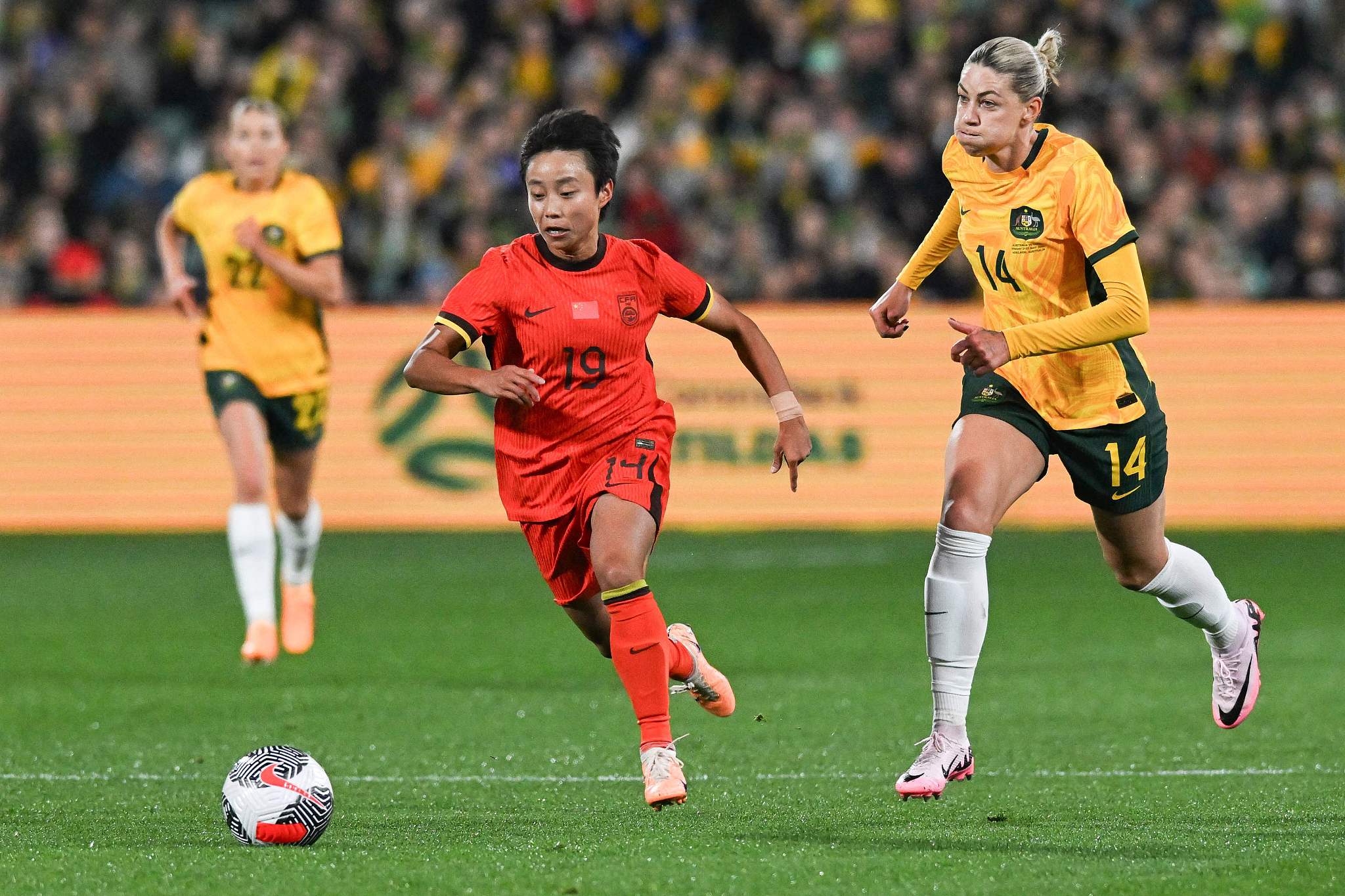 女子足球比赛中,新晋实力派球队崭露头角 女子足球比赛中,新晋实力派球队崭露头角