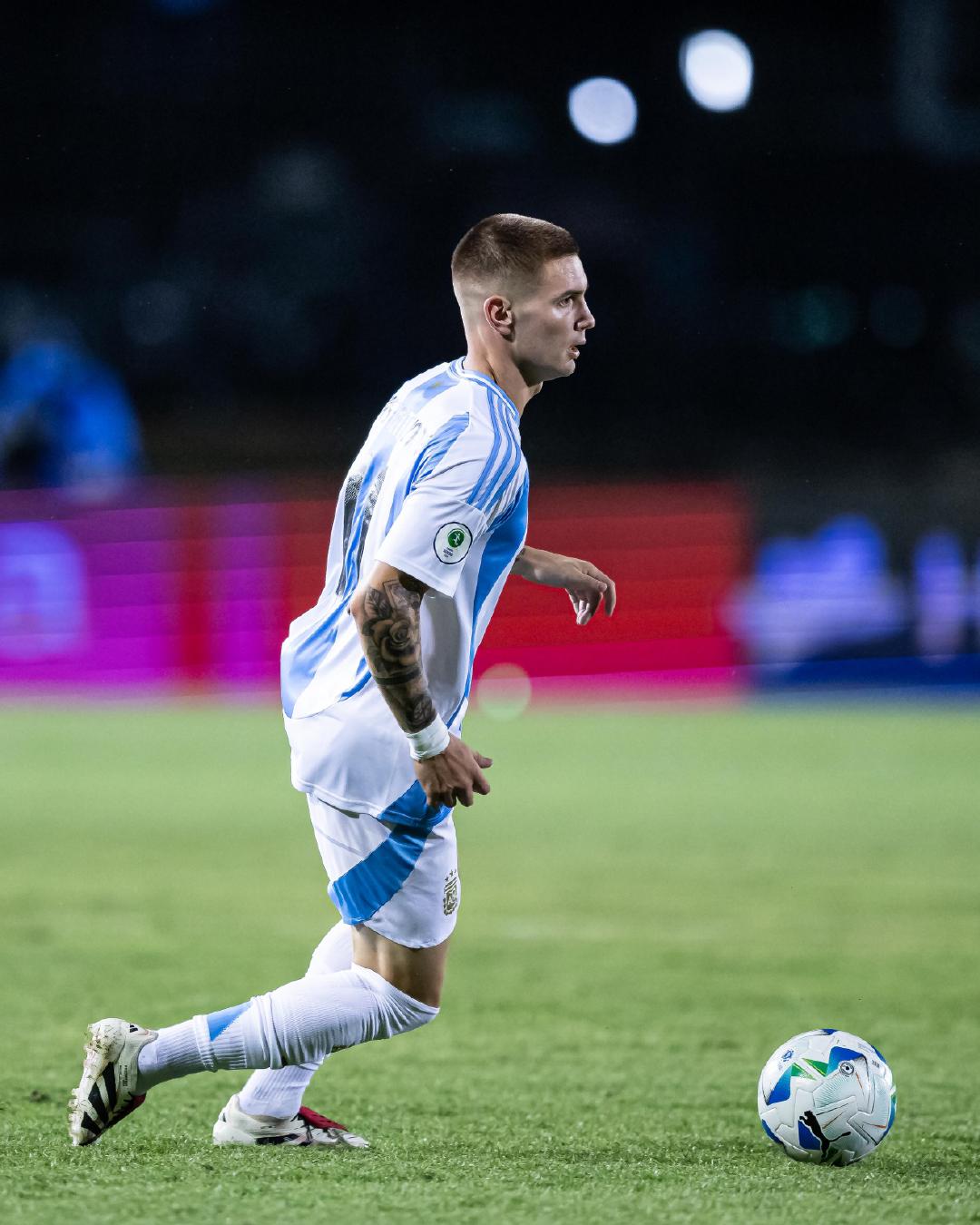 小组赛关键战役，球队充满斗志的简单介绍