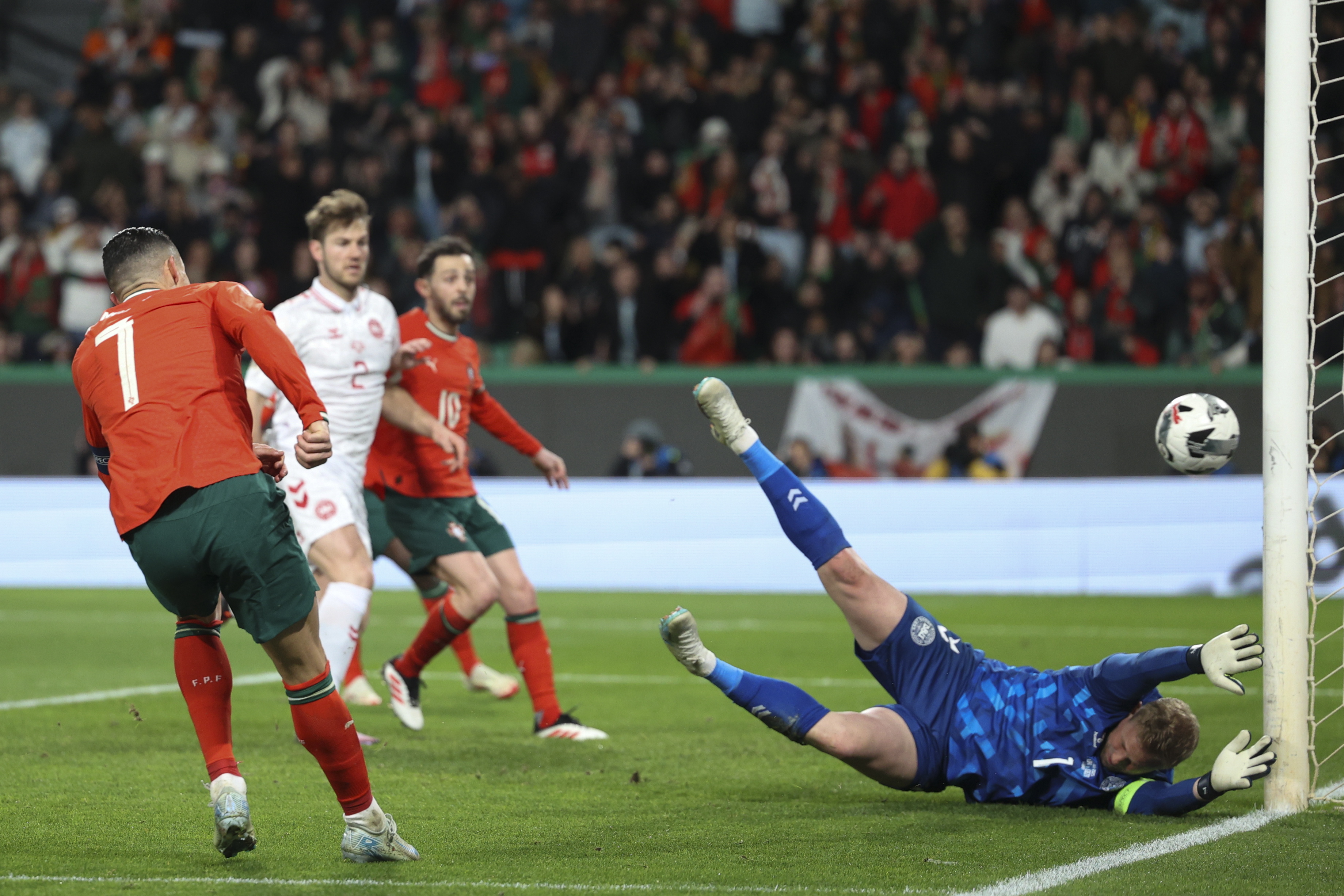 丹麦险胜保加利亚，晋级欧国联半决赛的简单介绍