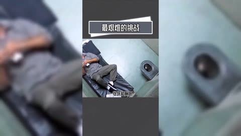突尼斯女足遭遇挑战，艰难取胜