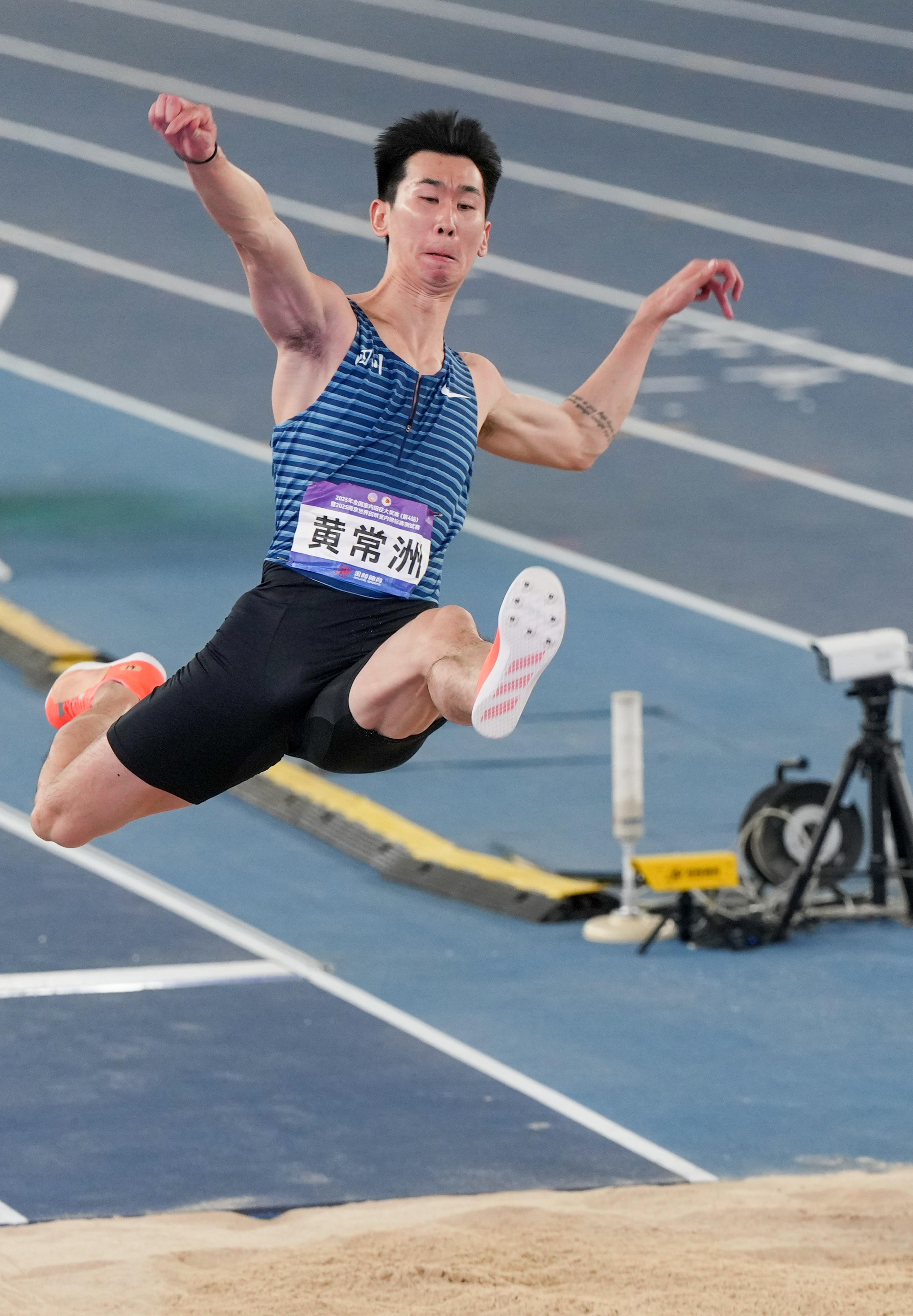 田径赛场选手实力竞逐，最终获奖