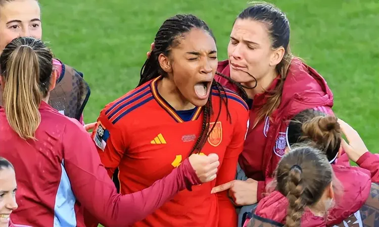 瑞典对阵荷兰女足，实力对比激烈