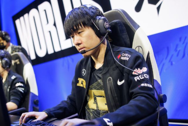 DK血洗BRO，Gumayusi极限生还后反打焦点之战四强赛，留下经典瞬间的简单介绍