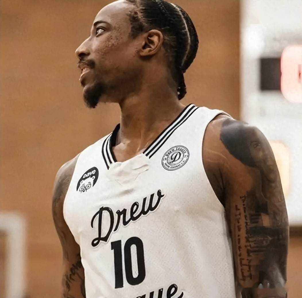 快船队胜奇才队，德罗赞表现出色