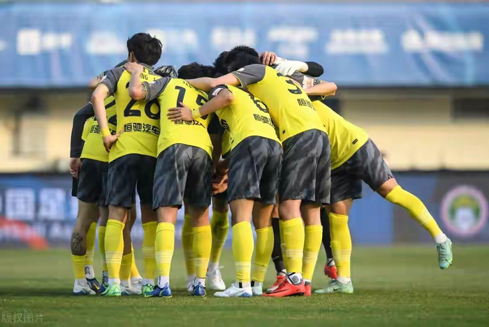 斯图加特队遭遇严重颓势，陷入危机需要转机