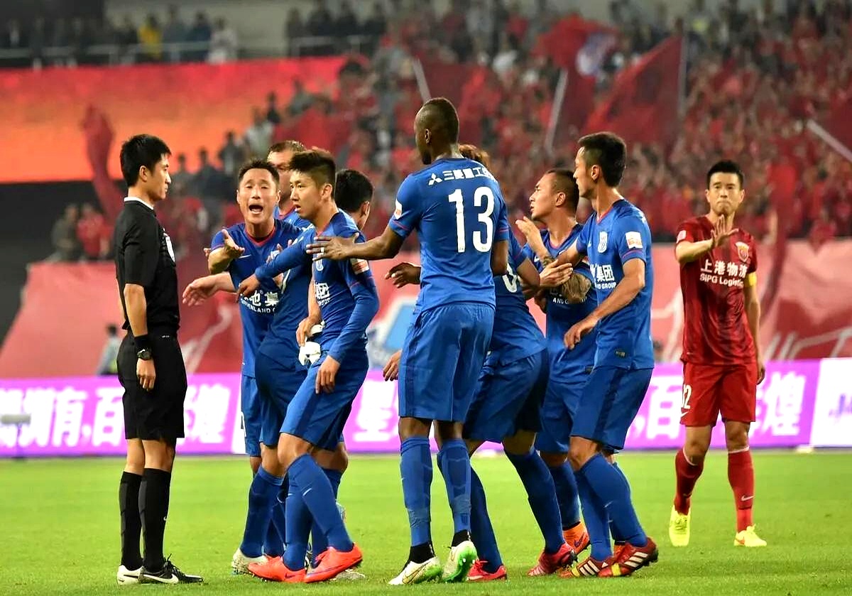 上海申花客场对阵重庆，期待胜利到来