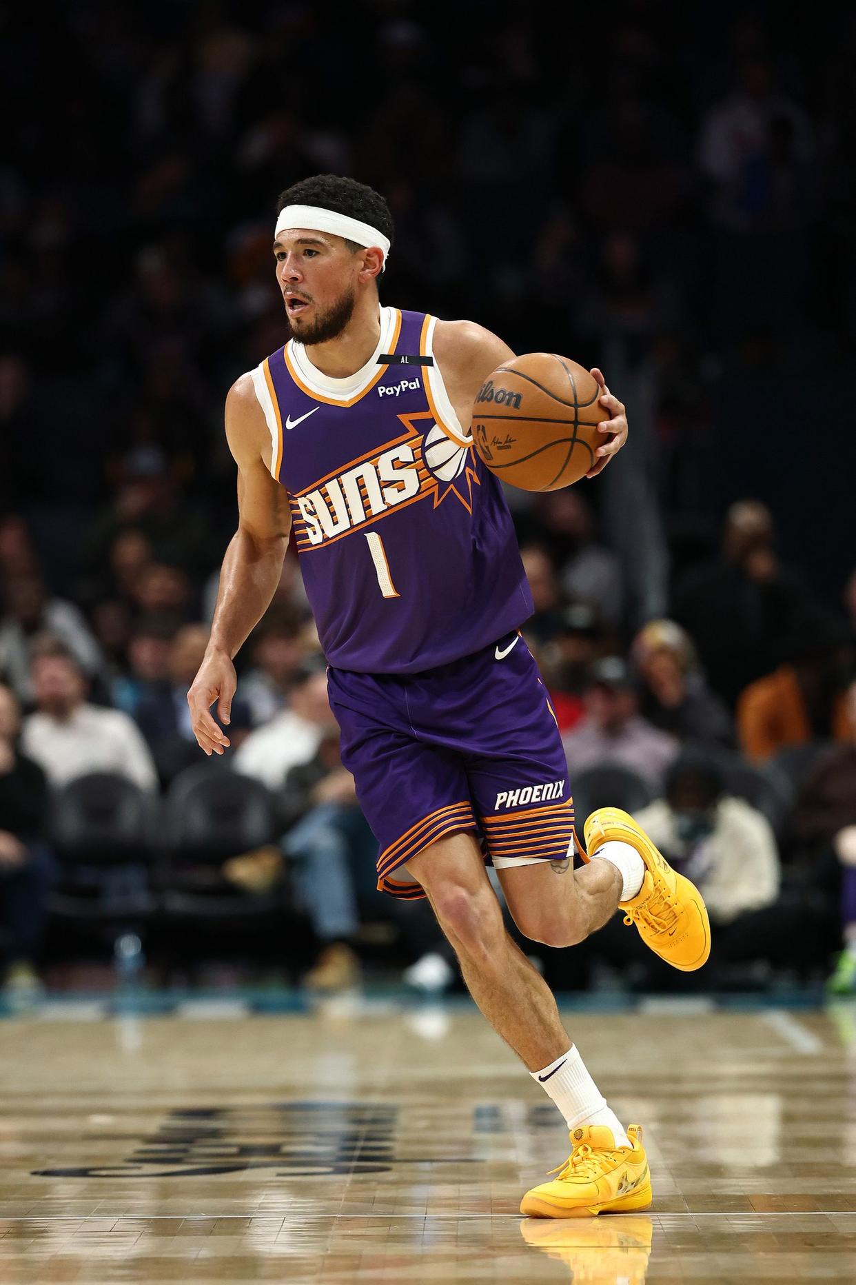 篮网替补球员崭露头角，为球队赢得关键胜利的简单介绍