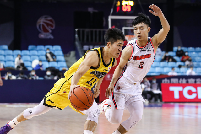 吉林队翻盘江苏队,易建联刷新纪录 吉林队翻盘江苏队,易建联刷新纪录