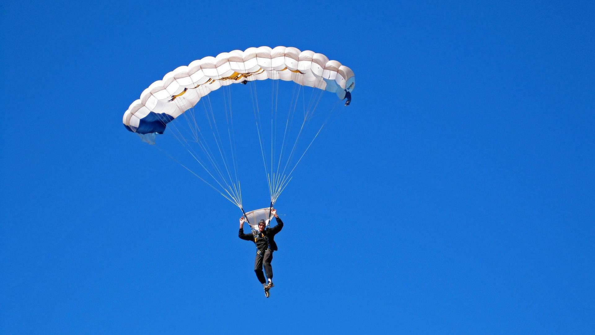 PG中国官网-蒂亚戈惊天爆发，喀麦隆力克黄色潜水艇昂首争冠！