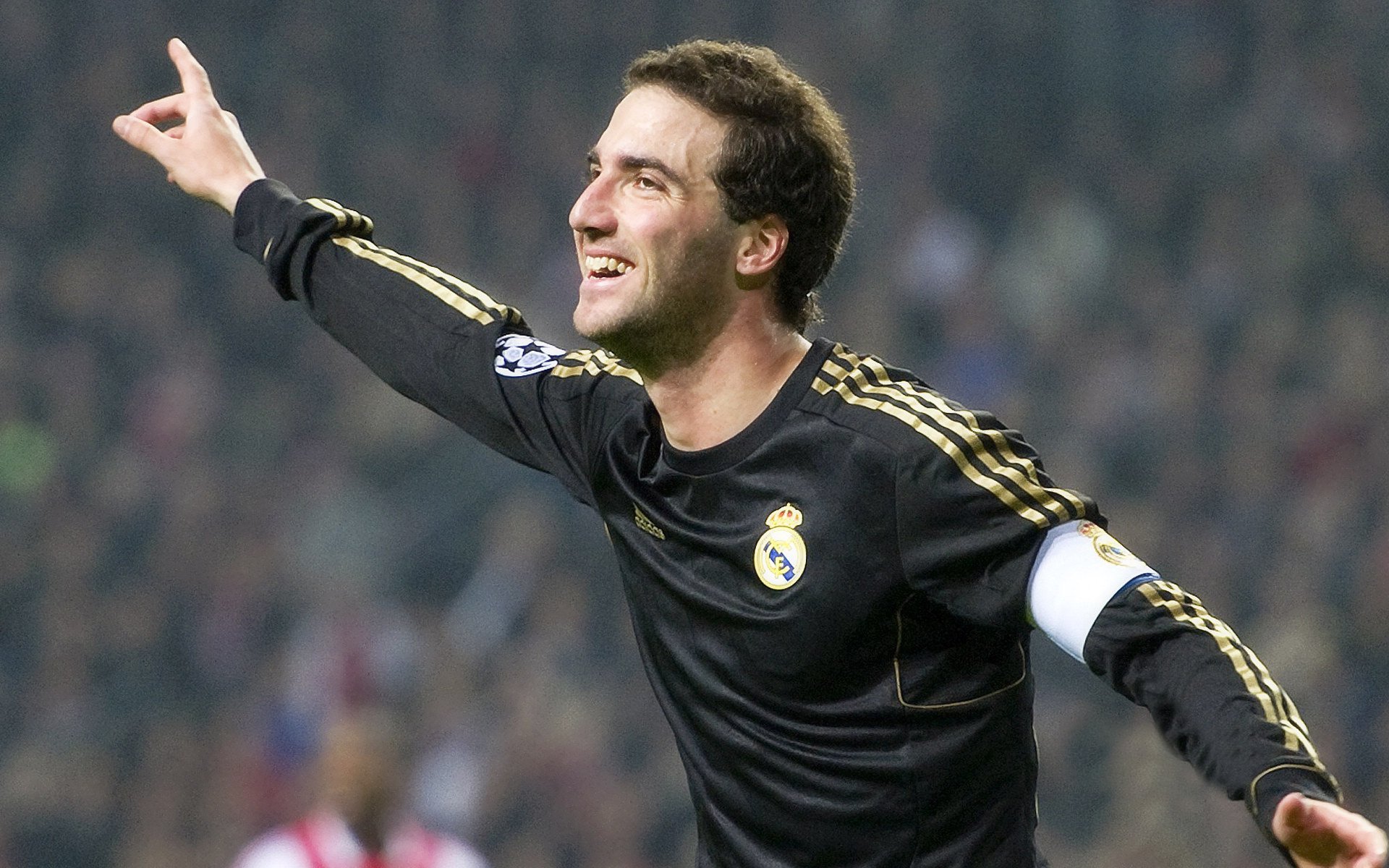 北欧战锤砸碎德甲堡垒，拉亚全程高能输出的守门员封神之战